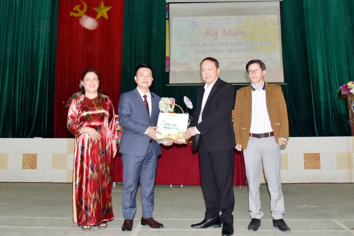 Tọa đàm kỷ niệm 41 năm NgàyNhà giáo Việt Nam