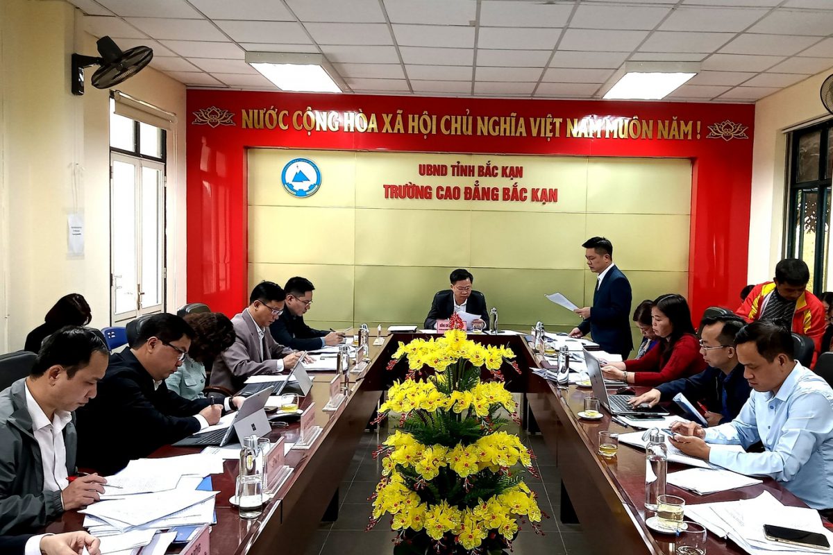 Phó Chủ tịch UBND tỉnh Phạm Duy Hưng làm việc với Nhà trường